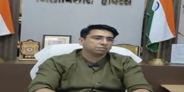 हाथरस में चीनी की कोई कमी नहीं, अफवाहों पर ध्यान न दें : डीएम