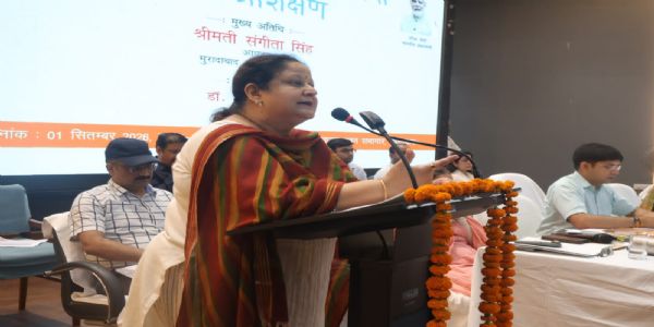 लेखपाल एवं ग्राम पंचायत सचिव अपने आवंटित गांव में रहकर ग्राम सचिवालय से कार्य करें : मंडलायुक्त