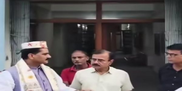 आकाशवाणी दरभंगा केंद्र का सांसद डॉ. गोपाल जी ठाकुर ने किया निरीक्षण
