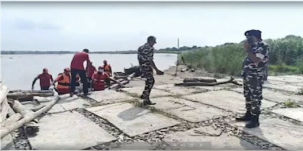 उत्तर प्रदेश के कुशीनगर में गंडक नदी से बरामद 13 शव नेपाल को सौंपने की तैयारी
