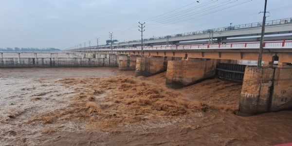 सोन नदी में छोड़ा गया 4.85 लाख क्यूसेक पानी
