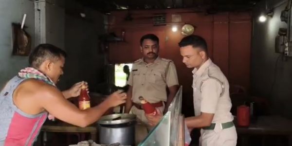 पुलिस ने होटल-रेस्तरां और मिठाई दुकानों पर चलाया अभियान
