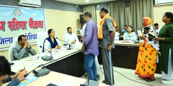 कोरिया : जनता की समस्याओं पर कलेक्टर सख्त, 25 आवेदनों पर तय समय-सीमा में त्वरित समाधान के दिए कड़े निर्देश