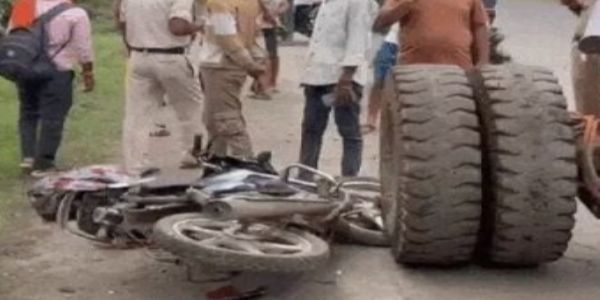 जबलपुर : रिंग रोड निर्माण में लगी क्रेन ने बाइक सवार परिवार को मारी टक्कर, महिला गंभीर