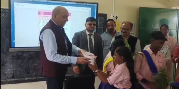 झरिया मास्टर प्लान की हकीकत परखने धनबाद पहुंचे पीएम के सलाहकार तरुण कपूर