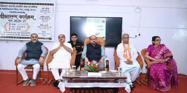 वर्तमान पर फोकस करें, निरंतर सीखते रहें और समाज के लिए योगदान देंः राज्यपाल डेका