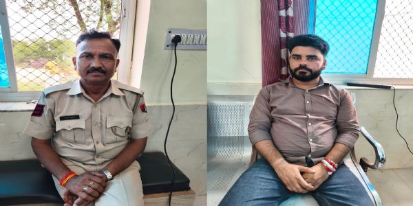 परिवाद रफा दफा करने के लिए रिश्वत लेते दलाल व हेड कांस्टेबल गिरफ्तार