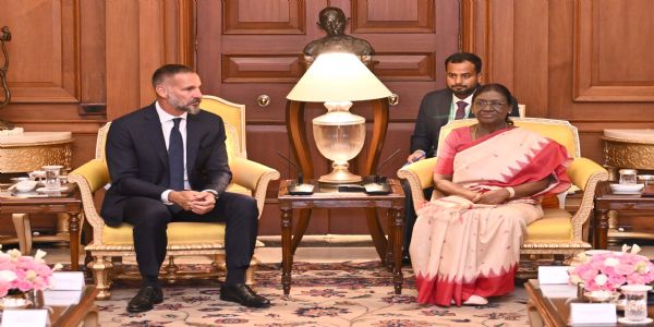 राष्ट्रपति मुर्मु से मिले प्रिंस रहीम आगा खान पंचम, विकास साझेदारी पर हुई चर्चा