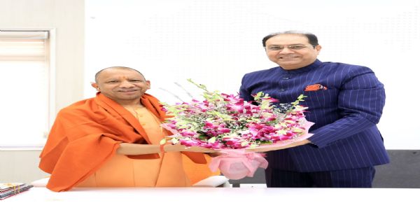 मुख्यमंत्री योगी एवं भाजपा प्रदेश संगठन महामंत्री धर्मपाल सिंह से अल्पसंख्यक आयोग के अध्यक्ष मोहसिन रज़ा ने की शिष्टाचार भेंट