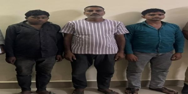 नकली नोट छापने वाले गिरोह का खुलासा, तीन आरोपित गिरफ्तार