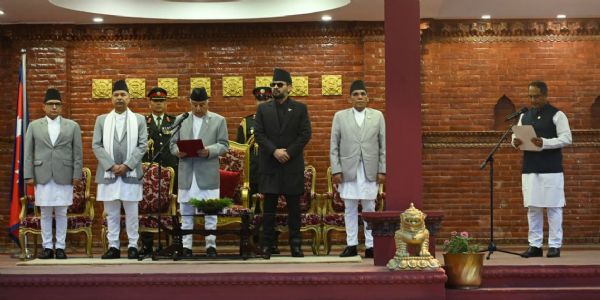 नेपाल के नवनियुक्त उद्योग, वाणिज्य तथा आपूर्ति मंत्री दीपक कुमार साह ने शपथ ली
