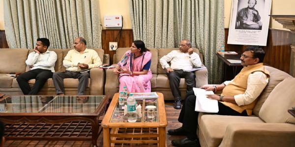 कुंभ 2027: हरिद्वार पहुंचे मुख्य सचिव, अरबेनिया वाहन में घूमकर देखा निर्माण