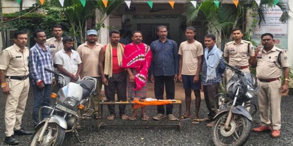 सरगीपाल में जुआ खेल रहे आठ जुआरी गिरफ्तार
