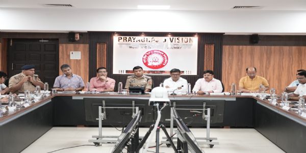 माघ मेला-2027 की तैयारियों काे लेकर रेलवे और प्रशासन की पहली समन्वय बैठक, सुविधाओं पर हुई चर्चा
