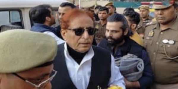 आजम खां की मुश्किलें बढ़ीं, हज समिति की जमीन घोटाला मामले में विजिलेंस ने दर्ज किया केस