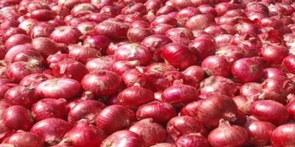 प्याज ने किचन का बजट बिगाड़ा, खुदरा बाजार में भाव 70 रुपये प्रति किलो