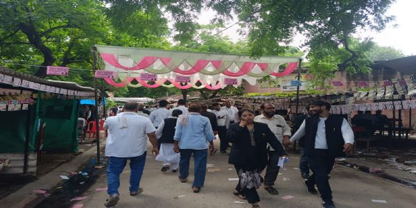 सिविल बार चुनाव की तैयारी में न्यायिक कार्य से विरत रहे अधिवक्ता