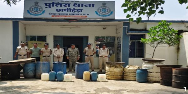 राजगढ़ः कंजर डेरे पर दबिश, 198 लीटर कच्ची शराब जब्त, 2 हजार लीटर लहान नष्ट