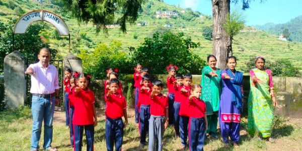 लॉन्ग व्यू पब्लिक स्कूल को उत्तर भारत के सर्वश्रेष्ठ विद्यालय का पुरस्कार