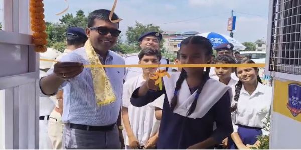 स्कूली बच्चों ने किया ट्रैफिक बूथ का उद्घाटन