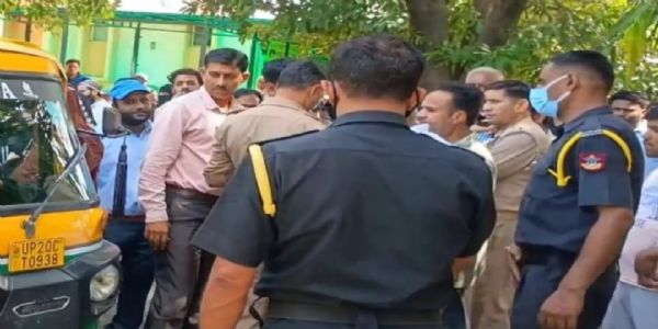 अस्पताल में ऑटो अंदर ले जाने पर हुआ विवाद, गार्ड और ऑटो चालक काे पुलिस ले गयी थाने