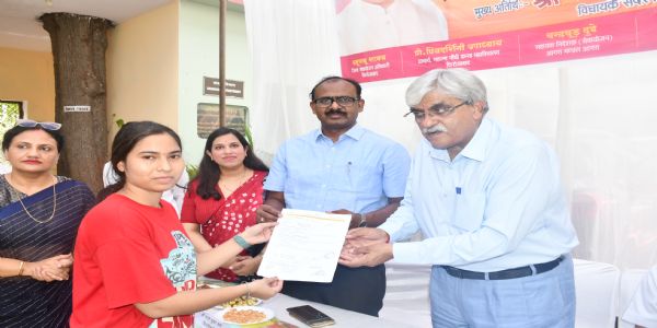 रोजगार मेले में हुआ 378 अभ्यर्थियों का चयन, चेहरे पर आई खुशी