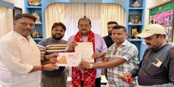 गणेश पूजा समितियों ने वित्त मंत्री राधाकृष्ण किशोर को दिया महोत्सव में शामिल होने का निमंत्रण