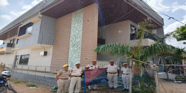 नशा तस्करों की 73.64 करोड़ की संपत्ति पर चला पुलिस का शिकंजा
