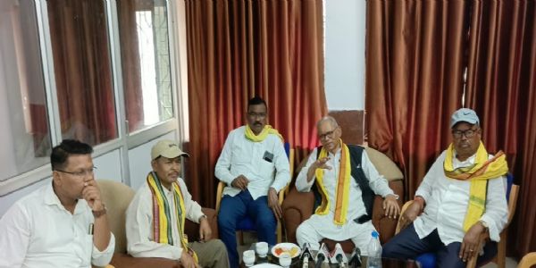 आदिवासी जमीन के हस्तांतरण में की जा रही नियमों की अनदेखी: आदिवासी समाज