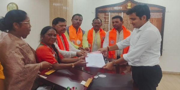 जेपीएससी-जेएसएससी में गड़बड़ी के खिलाफ भाजपा ने घेरा उपायुक्त कार्यालय