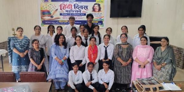 एस.एम.जे.एन. कॉलेज में हिंदी सप्ताह के तहत कविता पाठ प्रतियोगिता, छात्र-छात्राओं ने बांधा समां