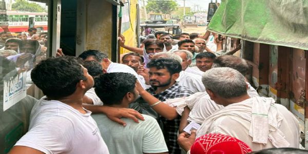 हांसी : डीएपी के लिए परेशान होने लगे किसान, लगी लंबी लाइन