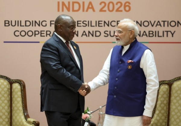 नई दिल्ली में प्रधानमंत्री नरेन्द्र मोदी ने रविवार को 18वें ब्रिक्स शिखर सम्मेलन से इतर दक्षिण अफ्रीका के राष्ट्रपति सिरिल रामाफोसा के साथ द्विपक्षीय बैठक के दौरान। नई दिल्ली में प्रधानमंत्री नरेन्द्र मोदी ने रविवार को 18वें ब्रिक्स शिखर सम्मेलन से इतर दक्षिण अफ्रीका के राष्ट्रपति सिरिल रामाफोसा के साथ द्विपक्षीय बैठक के दौरान।
