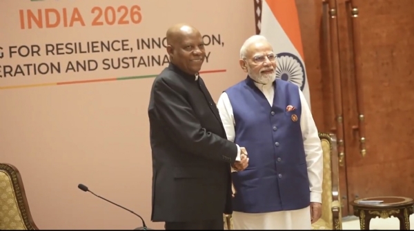नई दिल्ली में प्रधानमंत्री नरेन्द्र मोदी ने रविवार को 18वें ब्रिक्स शिखर सम्मेलन से इतर नाइजीरिया के उपराष्ट्रपति काशिम शेट्टिमा मुस्तफा के साथ द्विपक्षीय बैठक के दौरान। नई दिल्ली में प्रधानमंत्री नरेन्द्र मोदी ने रविवार को 18वें ब्रिक्स शिखर सम्मेलन से इतर नाइजीरिया के उपराष्ट्रपति काशिम शेट्टिमा मुस्तफा के साथ द्विपक्षीय बैठक के दौरान।