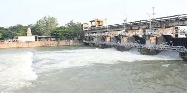 ग्वालियरः दूसरी बार खुले तिघरा जलाशय के गेट, 3 गेट खोलकर सांक नदी में छोड़ा अतिरिक्त पानी