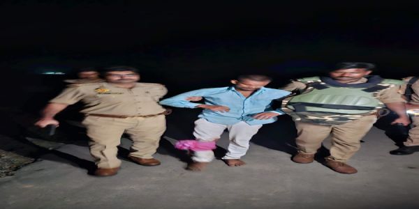 देवरिया : मुठभेड़ में हत्यारोपी वांछित एक घायल समेत दो गिरफ्तार
