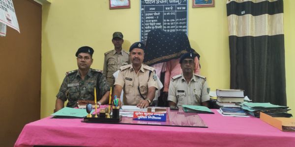 पलामू में एक ही नंबर की दो बाइक बरामद, दो गिरफ्तार