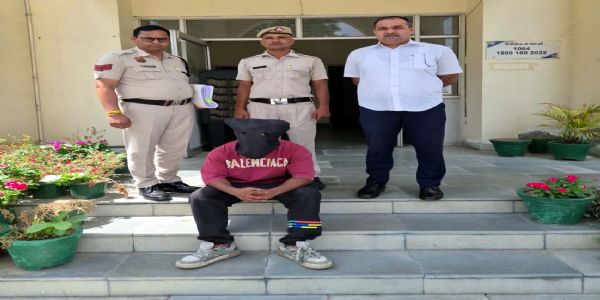 हिसार : अस्पताल का आयुष्मान डेटा नष्ट कर डॉक्टर से ऐंठे 5.70 लाख, पूर्व आयुष्मान मित्र गिरफ्तार