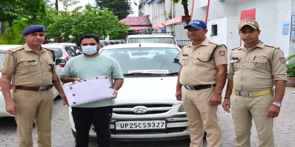 नीली बत्ती और ‘भारत सरकार’ का बोर्ड लगाकर घूम रहा था फर्जी आईबी अधिकारी एयरगन के साथ ग्रिफ्तार