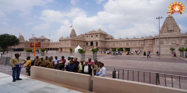 राम मंदिर में निर्माण समिति चेयरमैन ने स्तम्भ व अस्थायी मन्दिर का कार्य देखा