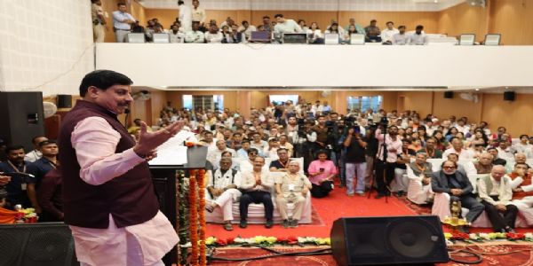 कठिनाईयों और संघर्ष के बावजूद अपनी पहचान और गौरव को बनायें रखने वाले सिंधी समाज पर सभी को गर्व : मुख्यमंत्री डॉ. यादव