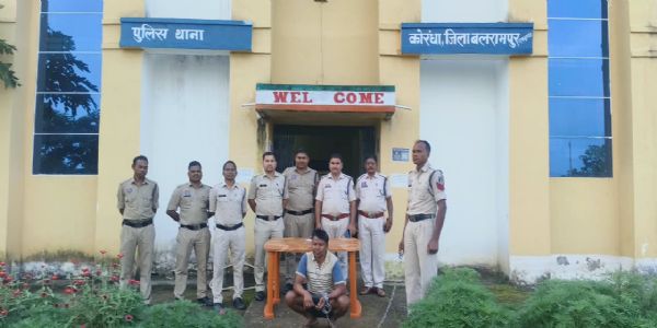 जंगल की लकड़ी काटने से रोकने पर मारपीट, तलवार लहराकर धमकी देने वाला गिरफ्तार