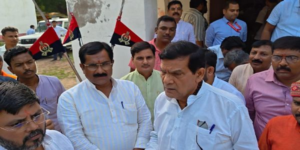 काशी को बदनाम करने की साजिश, सीवर में डाली गईं बालू-गिट्टी की बोरियां : एके शर्मा