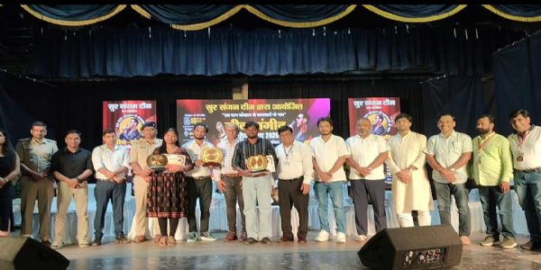 कोल्हान के कलाकारों ने बिखेरा सुरों का रंग, शाहीद रहे अव्वल