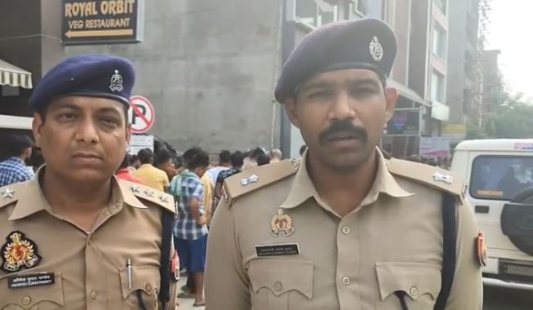 घटना की जानकारी देते एडीसीपी घटना की जानकारी देते एडीसीपी