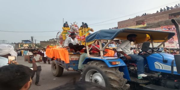 गाजे बाजे के साथ निकली तीजा महोत्सव की नयनाभिराम शोभायात्रा