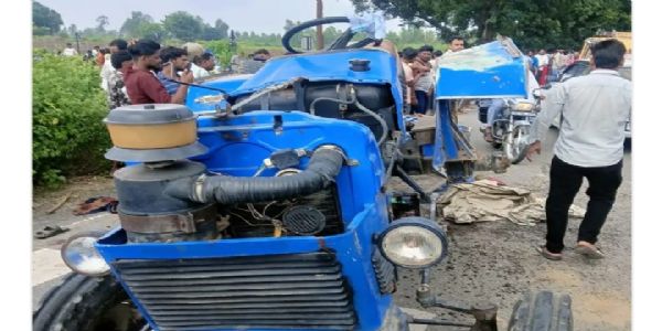 ट्रैक्टर ट्राली पलटने से तीन महिलाओं की मौत