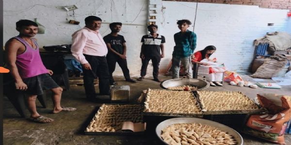 गंभीर खामियां मिलने पर दो खाद्य प्रतिष्ठान बंद