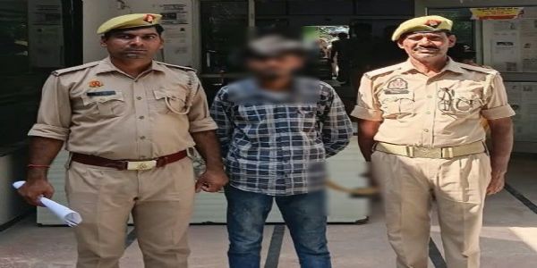 दुष्कर्म पीड़ित को ब्लैकमेल करने के मामले में अमरोहा से आरोपित गिरफ्तार