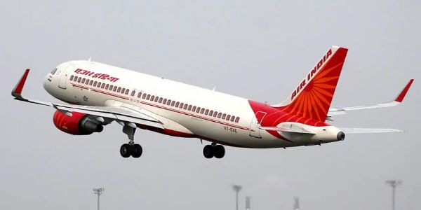 एयर इंडिया को आव्रजन चूक के मामले में कारण बताओ नोटिस, गृह मंत्रालय ने बुलाई बैठक